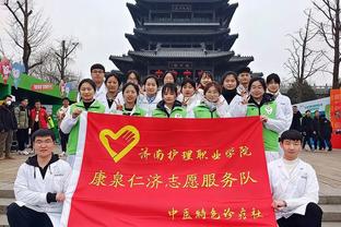 泣不成声！日本高中足球亚军女球员对观众痛哭+鞠躬！第32届！